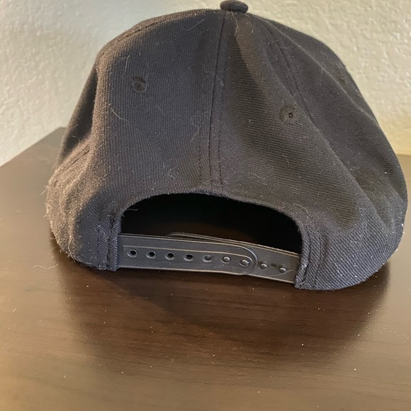 UFC Reebok SnapBack (black) - Picture 3 of 4